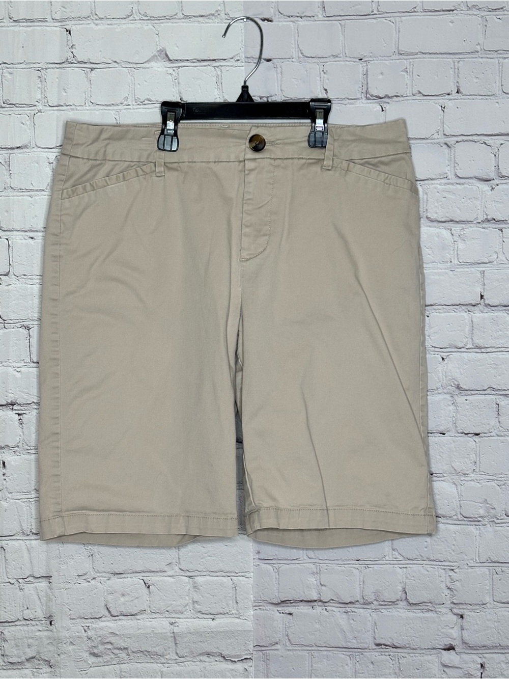 Croft & Barrow Classic Fit Khaki Bermuda Shorts Size 12